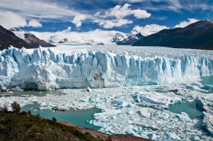 Perito_Moreno_Glacier_Patagonia_Argentina_Luca_Galuzzi_2005