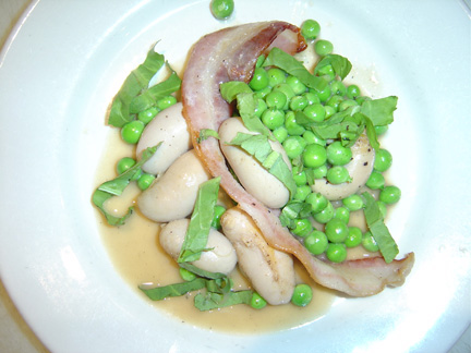 duck fries with bacon and peas